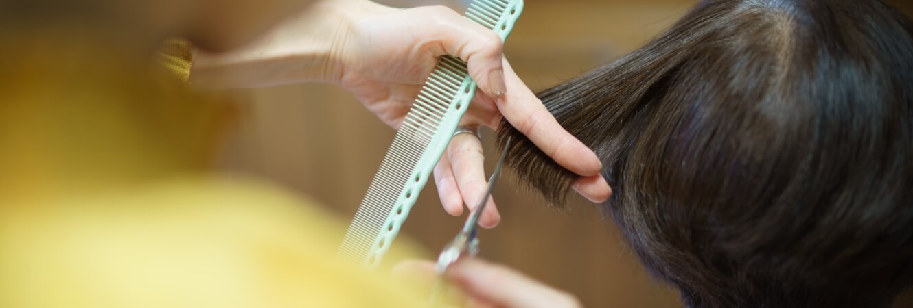 ヘアカットの様子