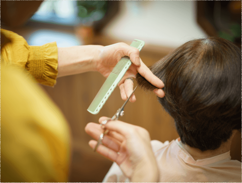 ヘアカットの様子